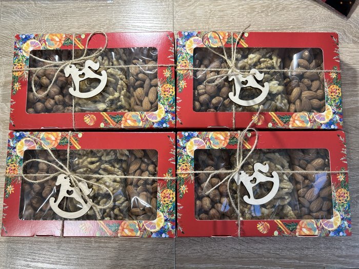 Фотография покупателя товара Коробка складная новогодняя «С Новым годом», 20×12×4 см - Фото 1