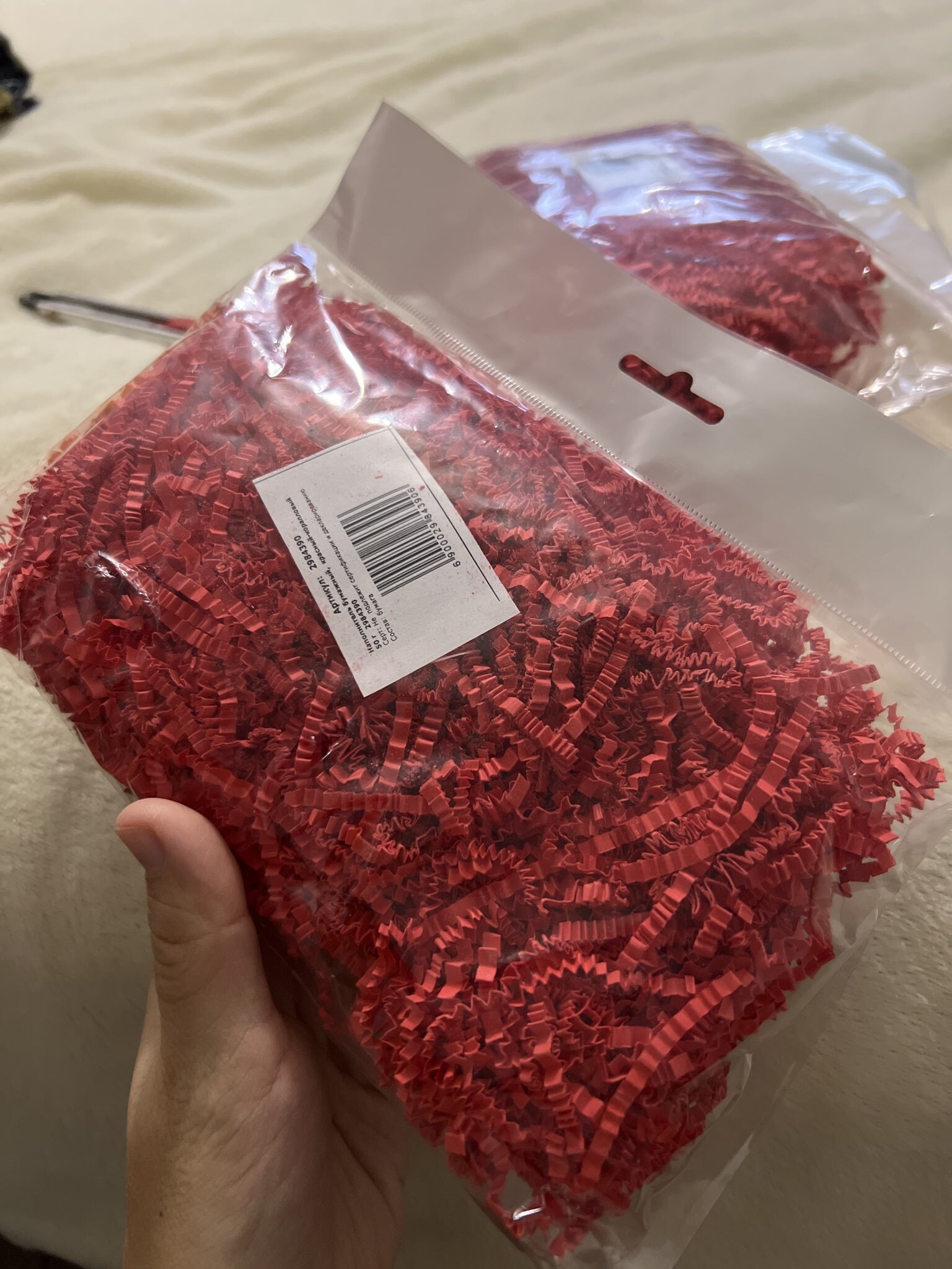 Фотография покупателя товара Наполнитель бумажный для подарков, красный - коралловый, 50 г - Фото 1