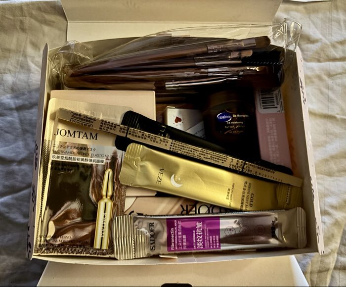 Фотография покупателя товара Коробка подарочная новогодняя складная «С Новым годом», 16.5×12×5 см - Фото 5