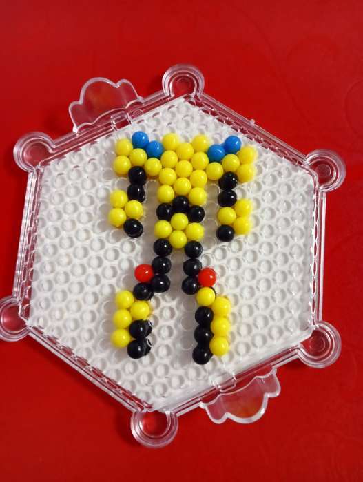 Фотография покупателя товара УЦЕНКА Аквамозаика «Молния и кубок: Тачки», 3 фигурки, 300 шариков - Фото 2