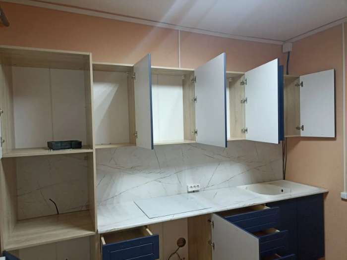 Фотография покупателя товара Кухонный гарнитур трёхуровневый в потолок «Кристалл - 7», с ручками, 2400×1200 мм, цвет океания/дуб сонома - Фото 6