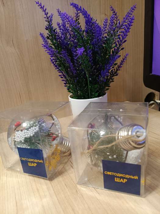 Фотография покупателя товара Ёлочный шар «Листочек», 1 LED, от батареек, свечение тёплое белое - Фото 2