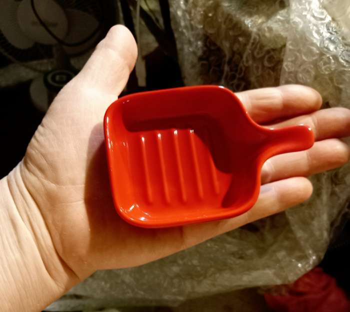 Фотография покупателя товара Соусник Доляна «Сковорода», 50 мл, 10.5×7.2 см, с ручкой, керамика, красный - Фото 4