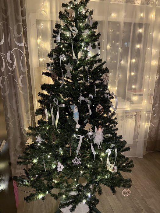 Фотография покупателя товара Искусственная ёлка «Таёжная», 220 см, d нижнего яруса 125 см, 937 ПВХ веток отгибаются - Фото 1