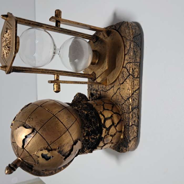 Фотография покупателя товара Часы песочные «Мир», сувенирные, 16×9×14 см - Фото 2