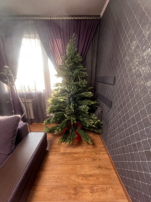 Фотография покупателя товара Искусственная ёлка «Зимнее волшебство. Элит», 120 см, d нижнего яруса 89 см, 322 смешанные ветки шарнирные - Фото 11