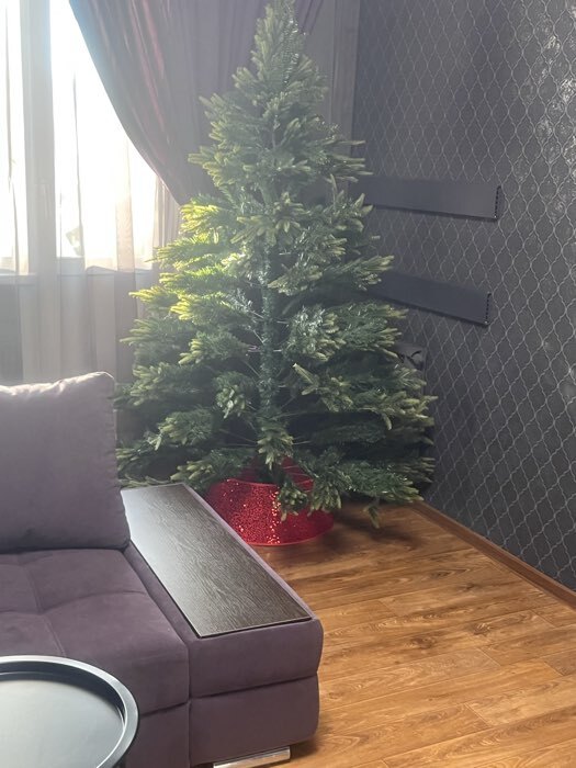 Фотография покупателя товара Искусственная ёлка «Зимнее волшебство. Элит», 120 см, d нижнего яруса 89 см, 322 смешанные ветки шарнирные - Фото 10