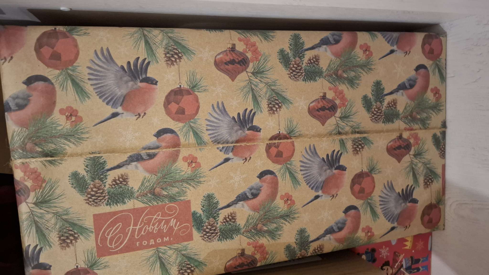 Фотография покупателя товара Бумага упаковочная крафтовая «Снежинки», 50×70 см - Фото 2