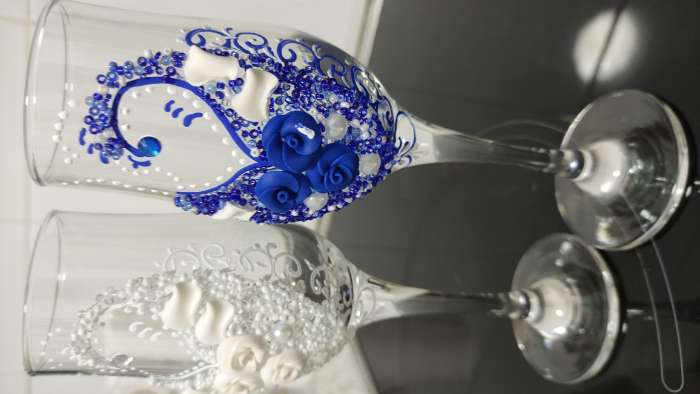 Фотография покупателя товара Набор свадебных бокалов "Шик", с розочками, сине - белый - Фото 3
