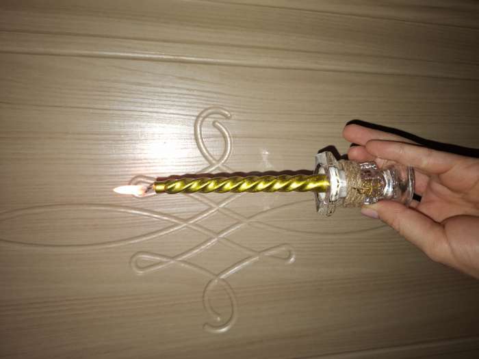 Фотография покупателя товара УЦЕНКА Набор свечей витых, 1.5×15 см, 3 шт., золотой блистер - Фото 2