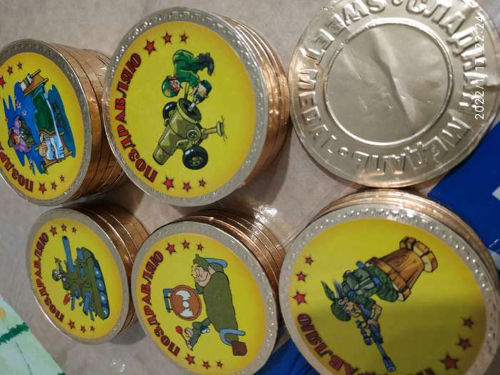 Фотография покупателя товара Кондитерское изделие монеты «Поздравляю!» солдатский юмор 25 г - Фото 4