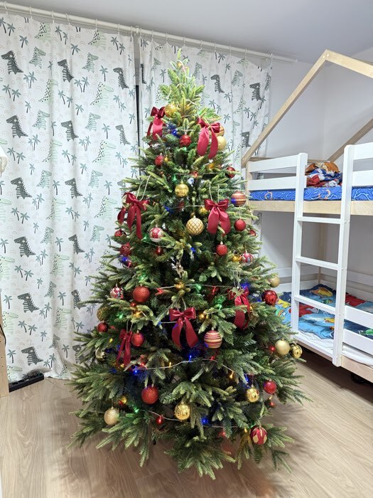 Фотография покупателя товара Искусственная ёлка «Зимнее волшебство. Элит», 120 см, d нижнего яруса 89 см, 322 смешанные ветки шарнирные - Фото 7