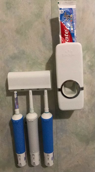 Фотография покупателя товара Держатель для зубных щёток и выдавливатель для зубной пасты, 15,4×6×6 см (для пасты), 11,5×5,5×3,5 см (для щёток), цвет МИКС - Фото 9