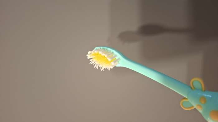 Фотография покупателя товара Зубная щетка для детей в виде мышки D.I.E.S. 2+, 1 шт. - Фото 3