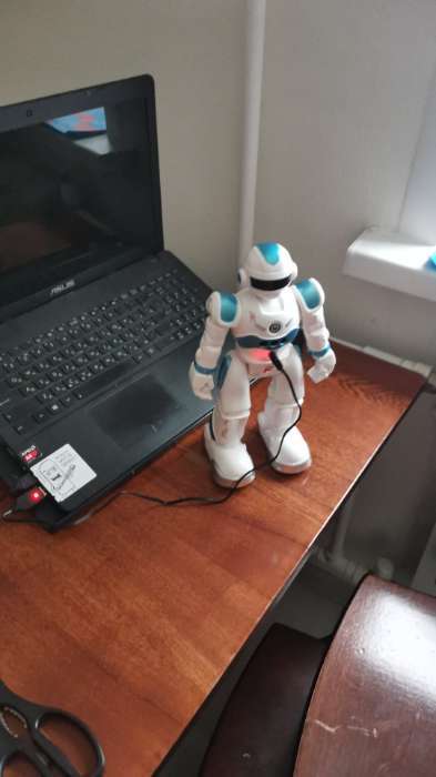 Фотография покупателя товара Робот-игрушка радиоуправляемый IQ BOT GRAVITONE, русское озвучивание, цвет красный, уценка (заменили коробку) - Фото 3