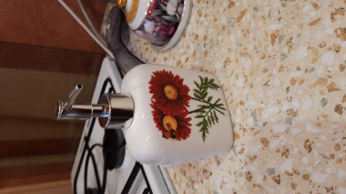 Фотография покупателя товара Дозатор для моющего средства 500 мл "Цветы", с подставкой для губки, цвета МИКС - Фото 3