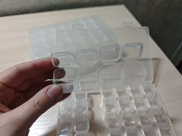 Фотография покупателя товара Органайзер для хранения мелочей QF, 28 ячеек, 17.5×10.5×2.5 см, разноцветный - Фото 3