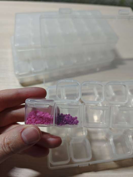 Фотография покупателя товара Органайзер для хранения мелочей QF, 28 ячеек, 17.5×10.5×2.5 см, разноцветный - Фото 2