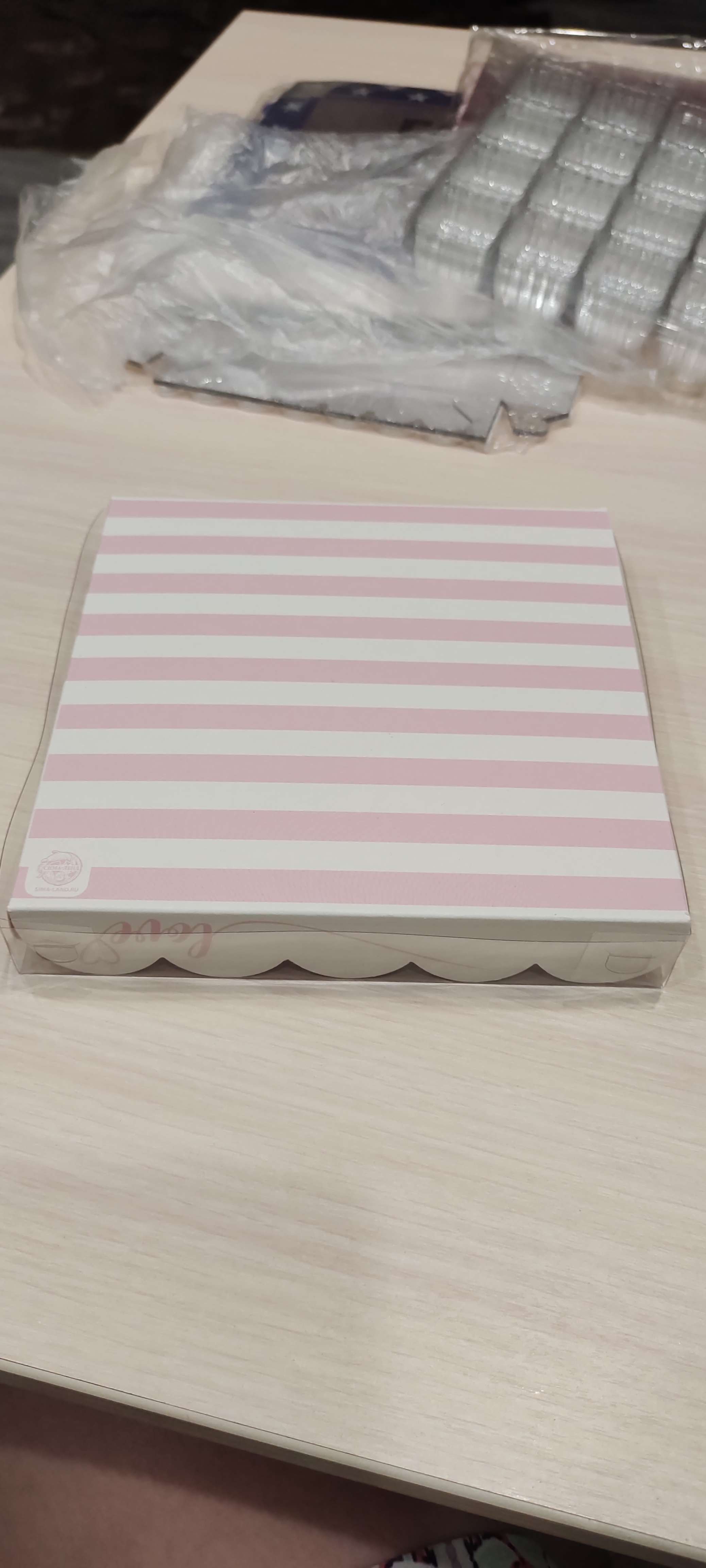 Фотография покупателя товара Коробка для кондитерских изделий с PVC-крышкой Love, 18 × 18 × 3 см - Фото 3