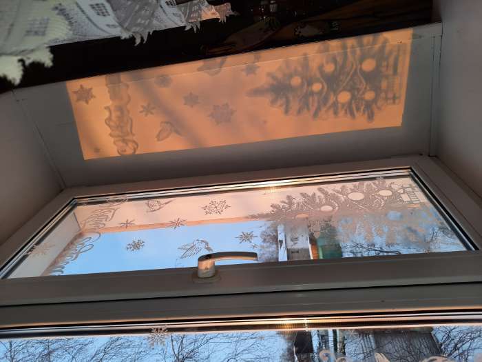 Фотография покупателя товара Наклейка для окон «Зимняя красавица», многоразовая, 50 х 70 см, Новый год - Фото 37
