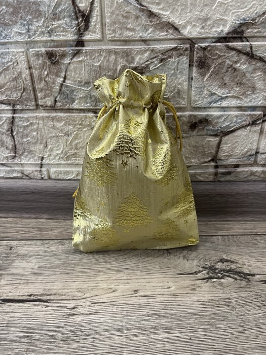 Фотография покупателя товара Мешочек подарочный парча «Новогодняя ночь», 16×24 см ± 1.5 см - Фото 1