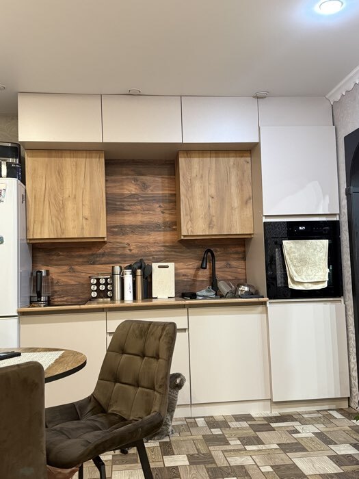 Фотография покупателя товара УЦЕНКА Кухонный гарнитур в потолок 2400 Виктория, Кашемир/Дуб крафт - Фото 5