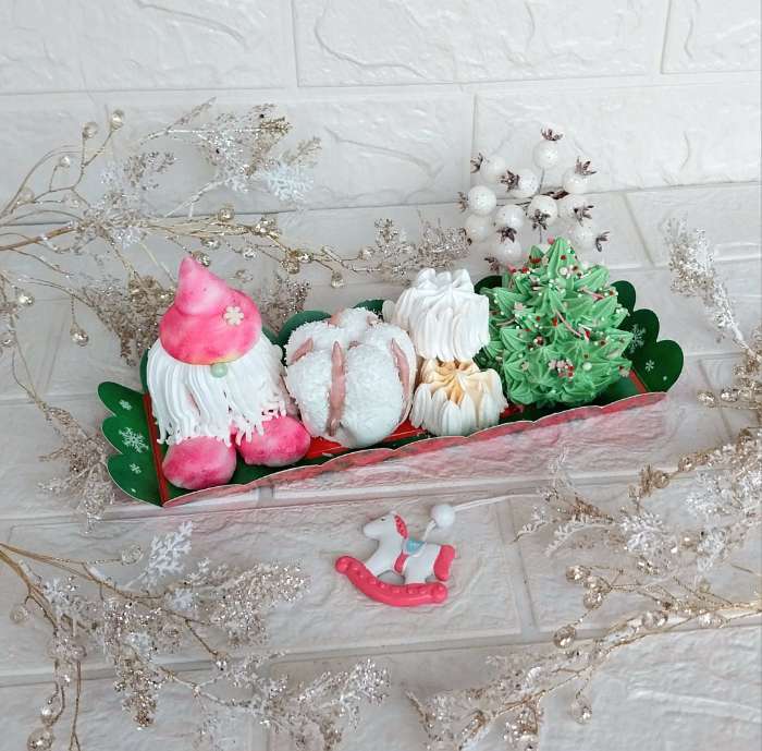 Фотография покупателя товара Коробка под рулет, упаковка, «Счастливого Нового года», 22.5×7.8×7.8 см - Фото 3