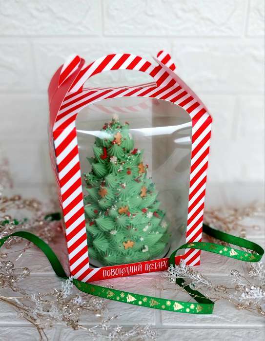 Фотография покупателя товара Коробка складная под маленький торт новогодняя «Роскошная ёлка», 15×15×18 см - Фото 4