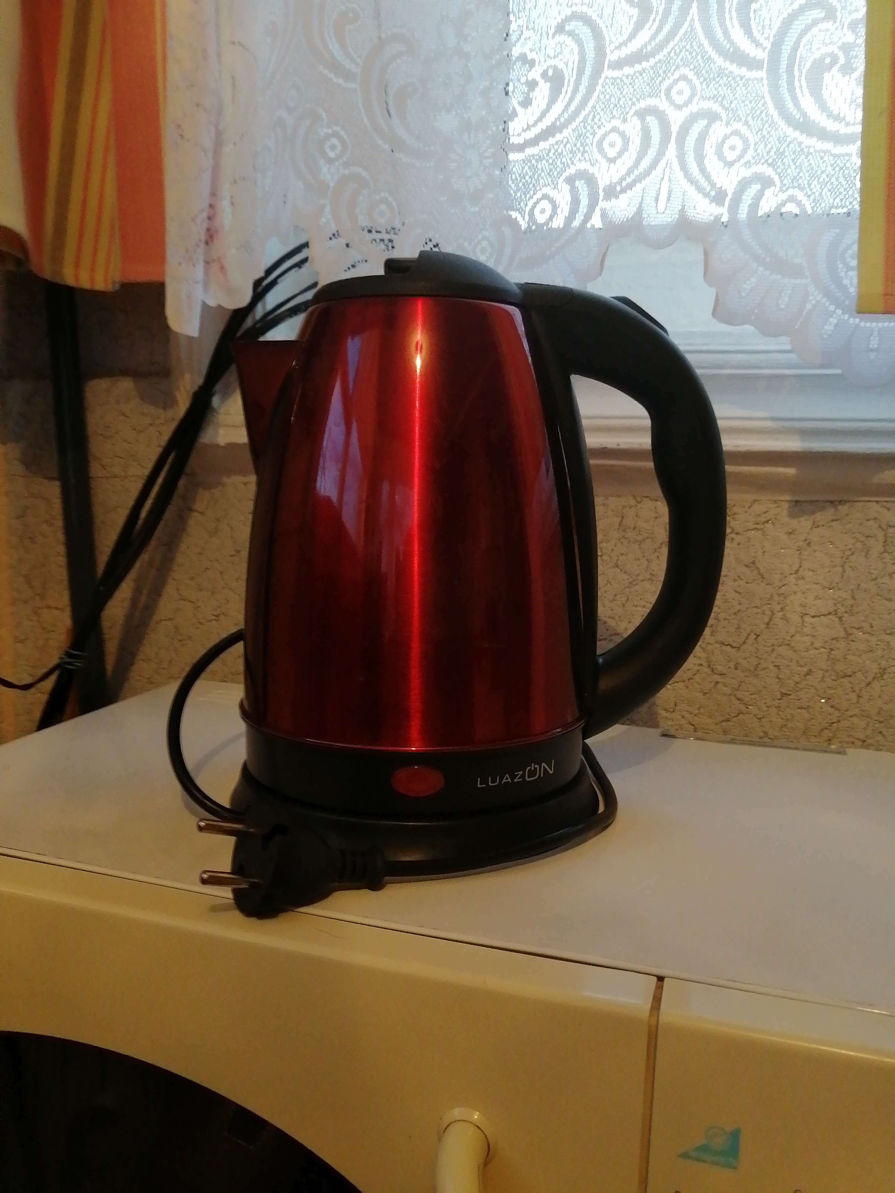 Фотография покупателя товара УЦЕНКА Чайник электрический LuazON LSK-1804, металл, 1.8 л, 1500 Вт, красный - Фото 1