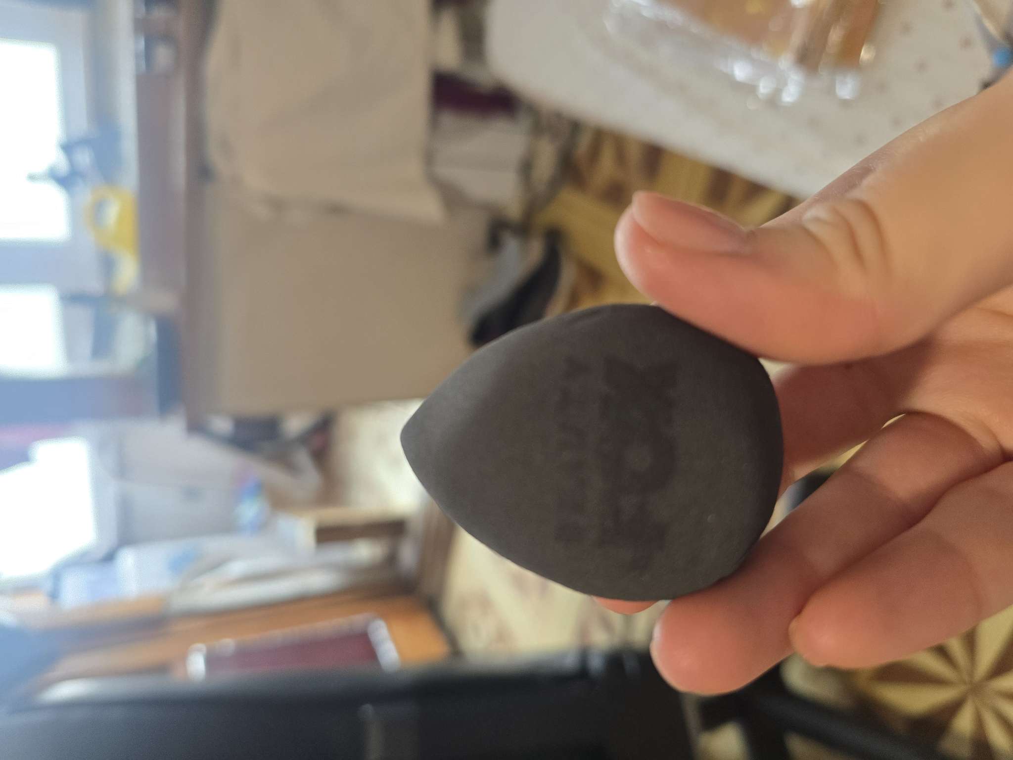 Фотография покупателя товара УЦЕНКА Спонж-капля Beauty Fox, увеличивается при намокании, цвет МИКС - Фото 1