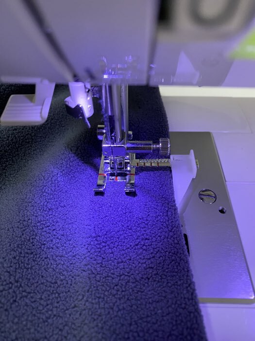 Фотография покупателя товара Лапка для швейной машины, шагающая с направителем, 4.4×3.2 см - Фото 1