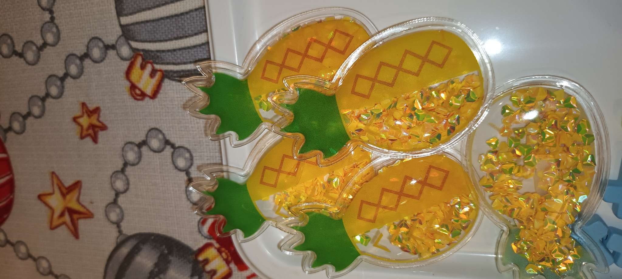 Фотография покупателя товара Шейкер для творчества PVC «Ананасик», с глиттером, 6×3.7 см - Фото 1