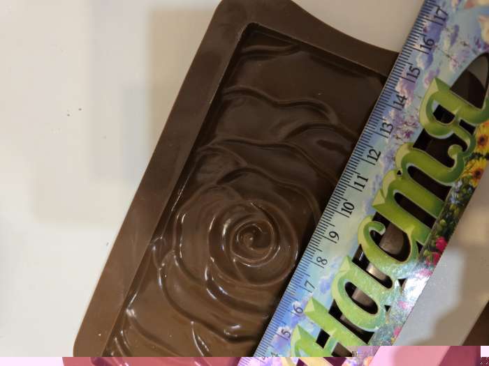 Фотография покупателя товара Форма для шоколада Доляна «Плитка», силикон, 22.5×10.5×0.9 см, 24 ячейки (2×2.5 см), коричневая - Фото 2