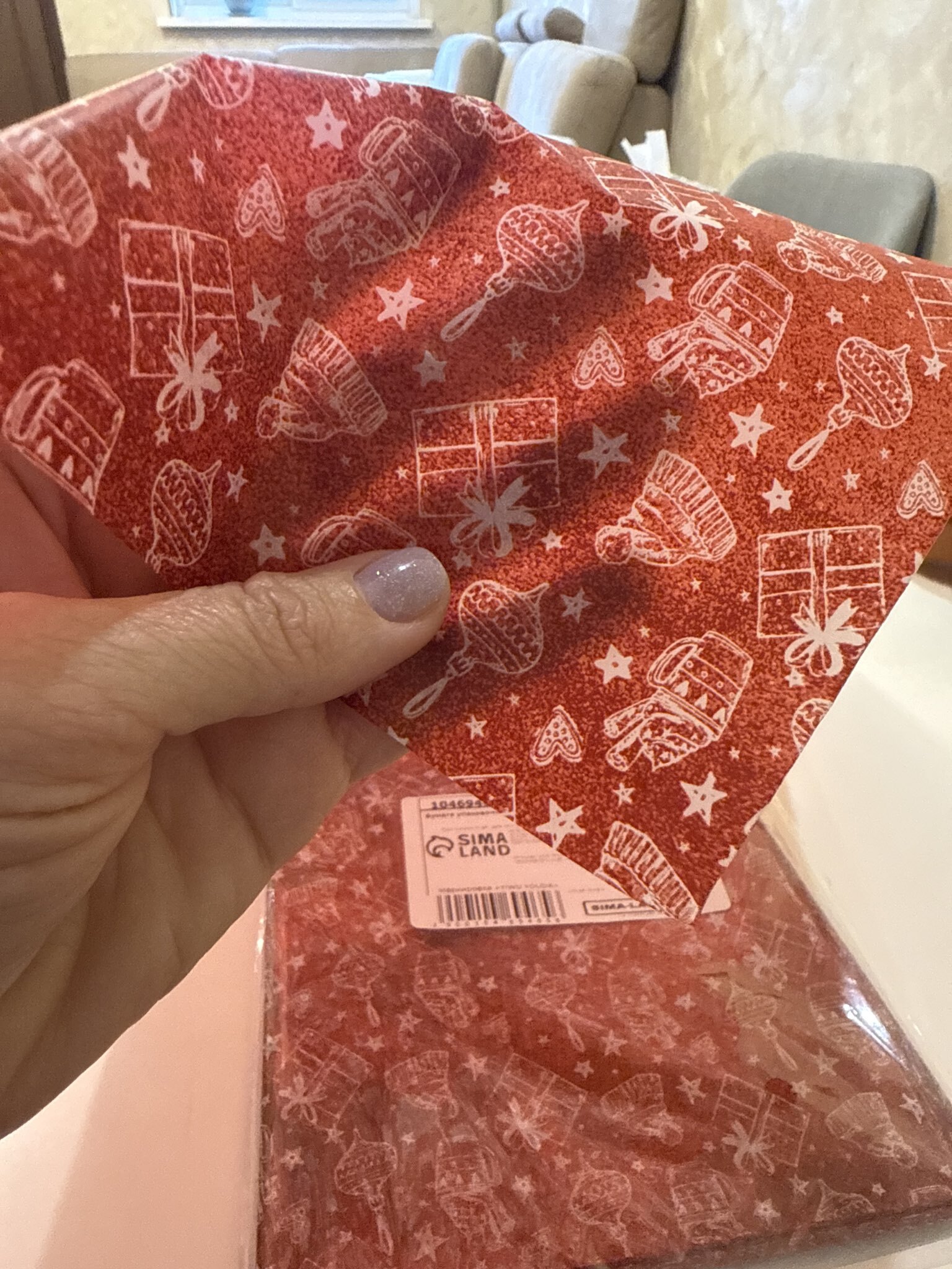 Фотография покупателя товара Бумага упаковочная тишью, новогодняя упаковка «Ёлочки», 50×66 см - Фото 4