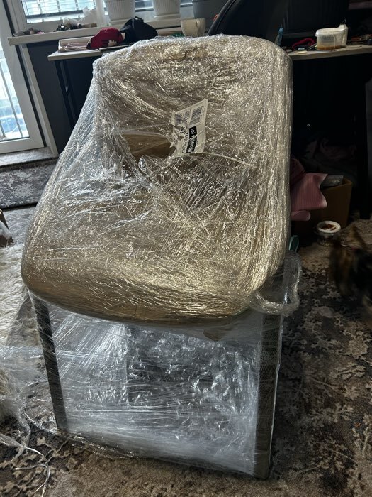 Фотография покупателя товара Стул "ИЗО" каркас чёрный, обивка ткань красная - Фото 1