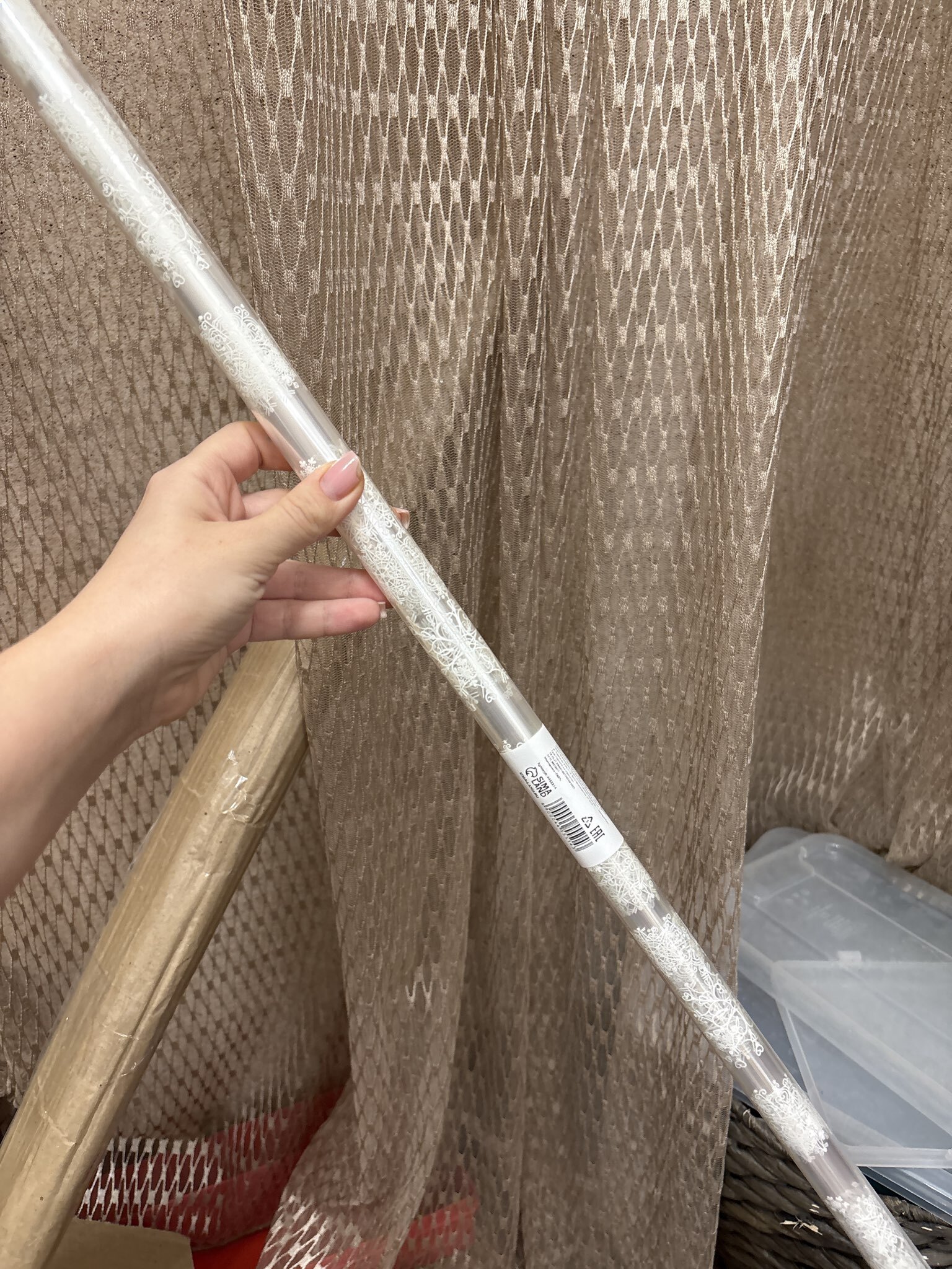 Фотография покупателя товара Плёнка упаковочная на Новый год глянцевая «Снежинки», белая, 1×5 м