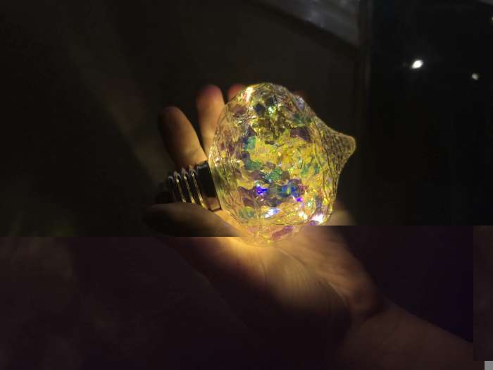 Фотография покупателя товара Ёлочный шар «Ретро», 9 см, 5 LED, от батареек, свечение тёплое белое - Фото 1