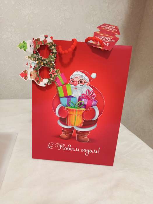 Фотография покупателя товара Пакет подарочный «Новогодний», с очками, 31×11×40 см - Фото 4