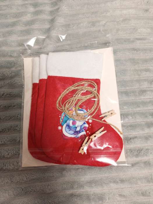 Фотография покупателя товара Носки для подарков новогодние «Весёлого Нового года!», 3 мешка, верёвка, 3 прищепки - Фото 5