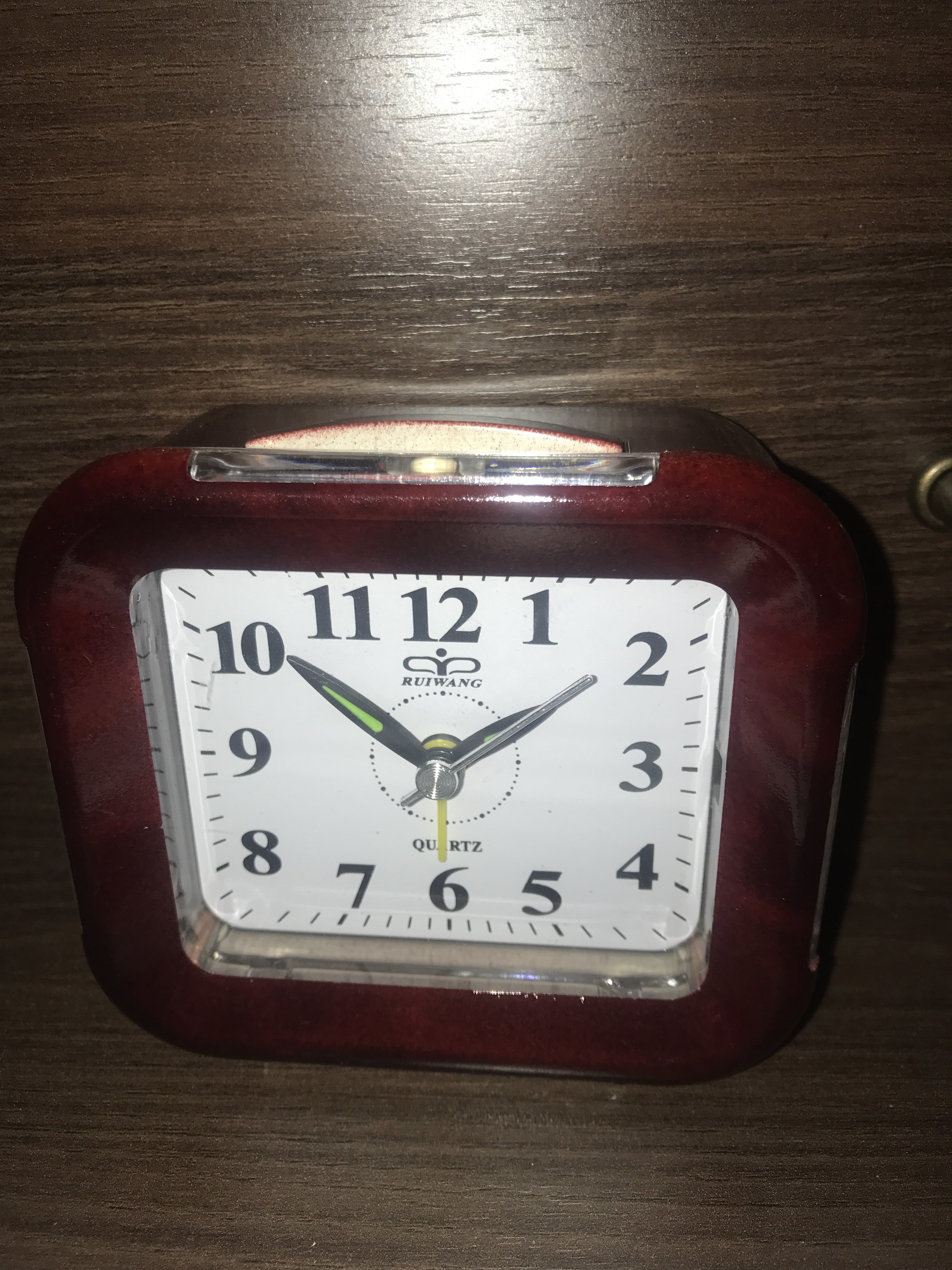 Фотография покупателя товара Часы - будильник настольные "Корень вяза", дискретный ход, d-8 см, 8.5 х 10 см, АА