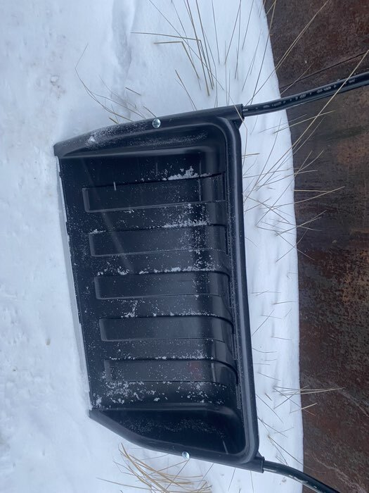 Фотография покупателя товара Движок для уборки снега, пластиковый ковш 47×70 см, металлическая планка, металлическая ручка - Фото 9