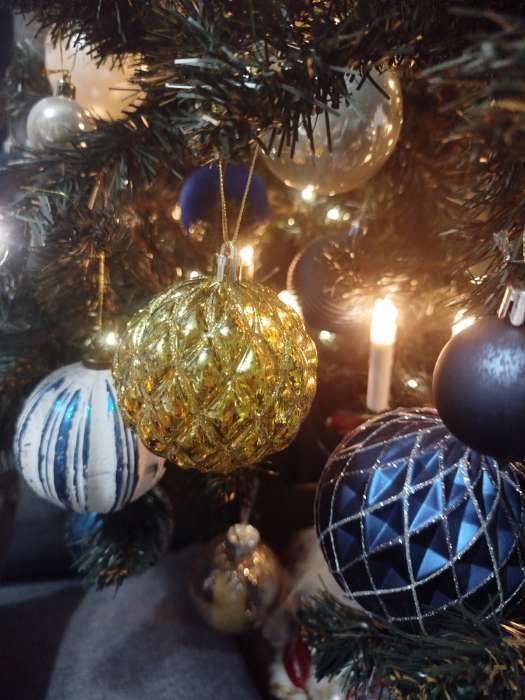 Фотография покупателя товара Ёлочные игрушки «Милица», шары новогодние, пластик, набор d=8 см, 3 шт., золотистый - Фото 2