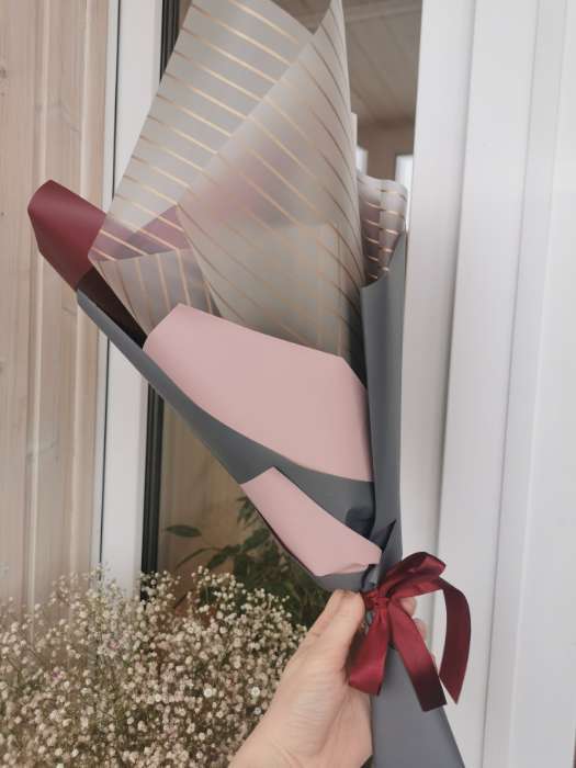 Фотография покупателя товара Пленка матовая для цветов, двухсторонняя, "Зефир", серый, розовый, 57 см х 5 м