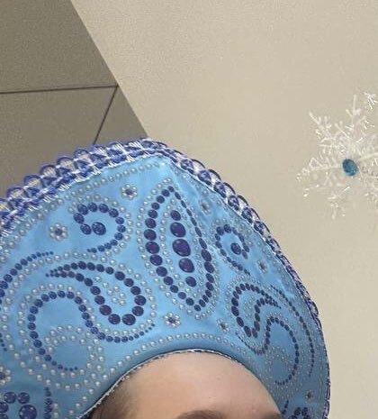 Фотография покупателя товара Кокошник карнавальный голубой с бусинами - Фото 1