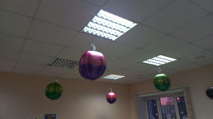 Фотография покупателя товара Воздушный шар фольгированный 20" «Сфера полосатая», зелёный - Фото 3