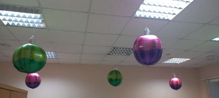 Фотография покупателя товара Воздушный шар фольгированный 20" «Сфера полосатая», зелёный - Фото 2