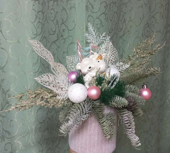 Фотография покупателя товара Фигурка гипс «Мишка с лошадкой», 9×7×6 см, перламутр - Фото 1