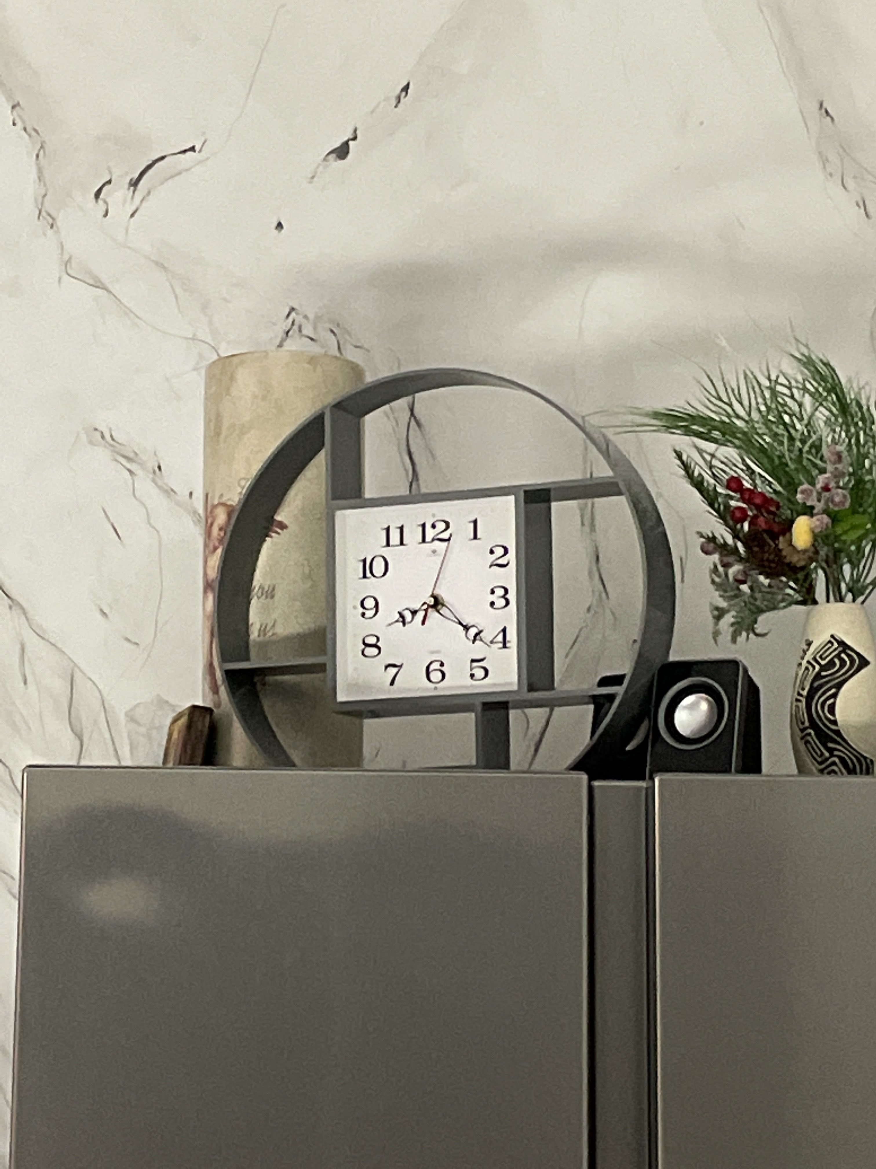 Фотография покупателя товара Часы настенные, интерьерные "Маганса", d-35 см, бесшумные, серые - Фото 2