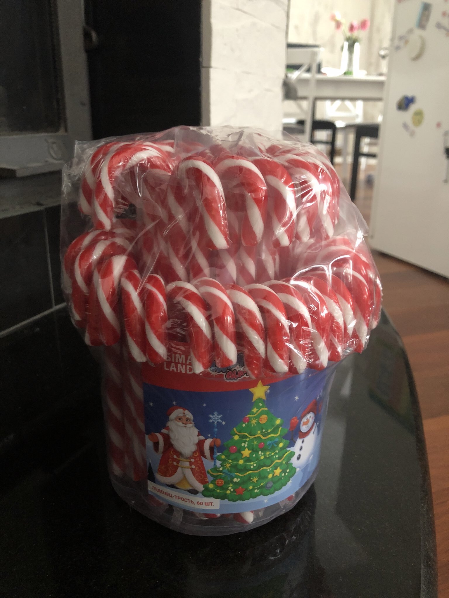 Фотография покупателя товара Карамель леденцовая новогодняя «Трость» со вкусом клубники, 15 г - Фото 1