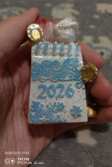 Фотография покупателя товара Свеча декоративная «Лошадка с открыткой» 6×4.5×8.5 см, розово-голубой - Фото 1